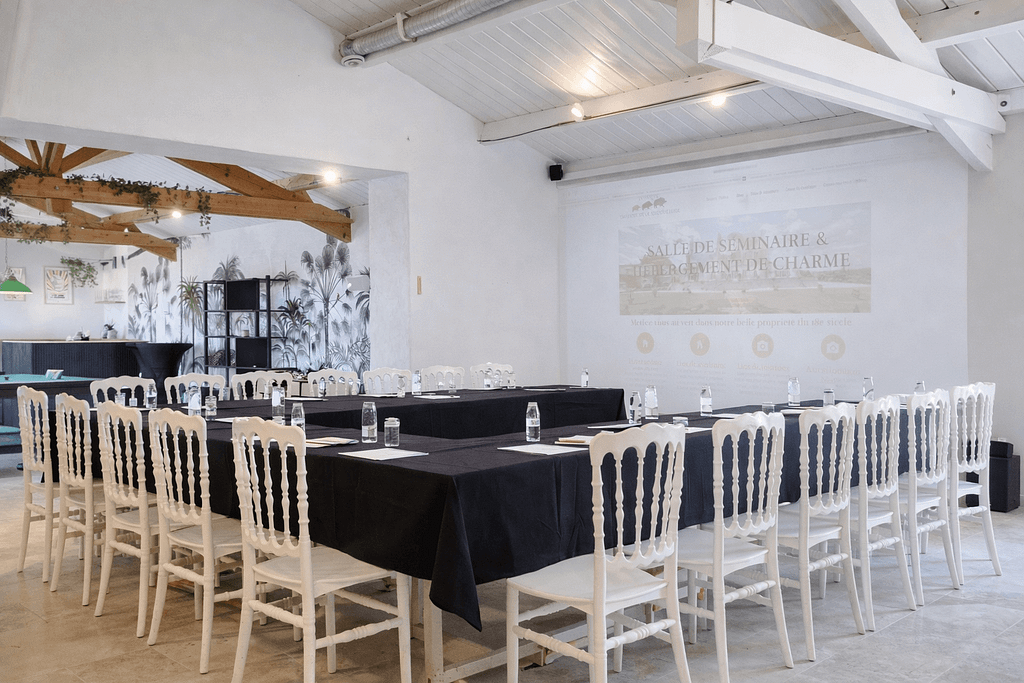 Salle de séminaire exemple de disposition en U